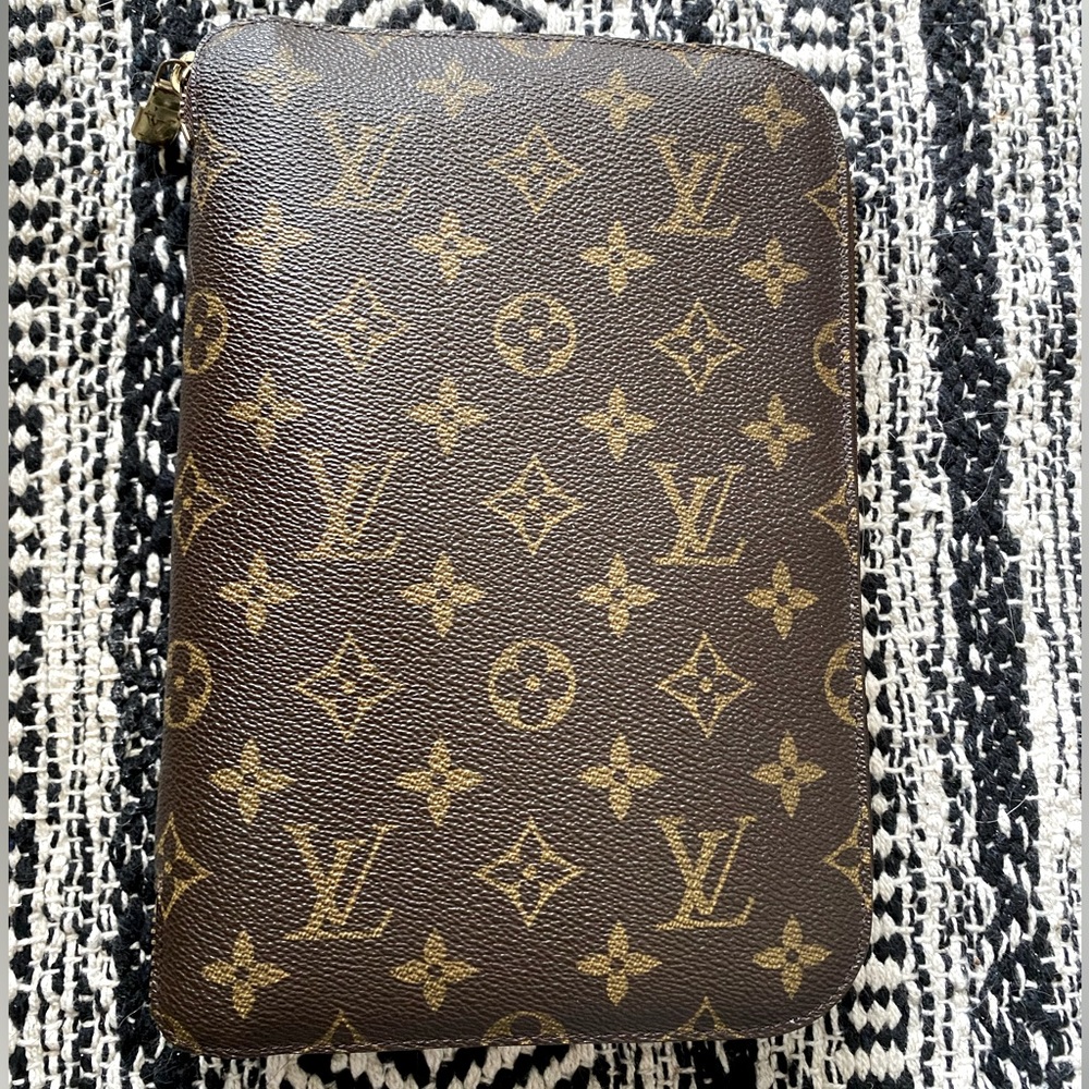 Authentic Louis Vuitton agenda planner